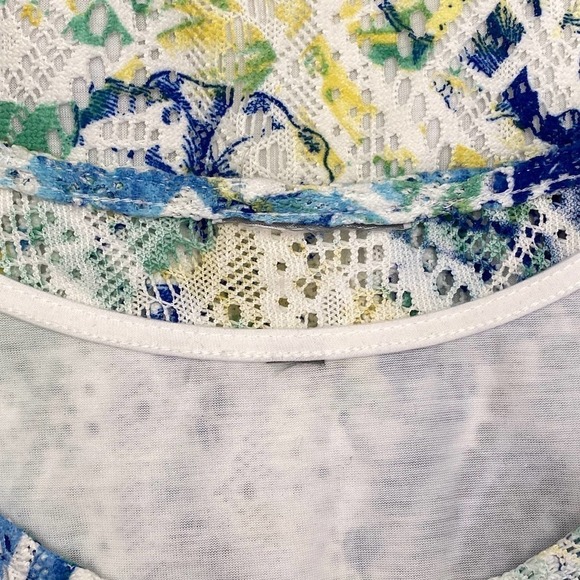 SHARKBITE Floral Multicolor 3/4 Sleeve Blouse - Picture 9 of 13